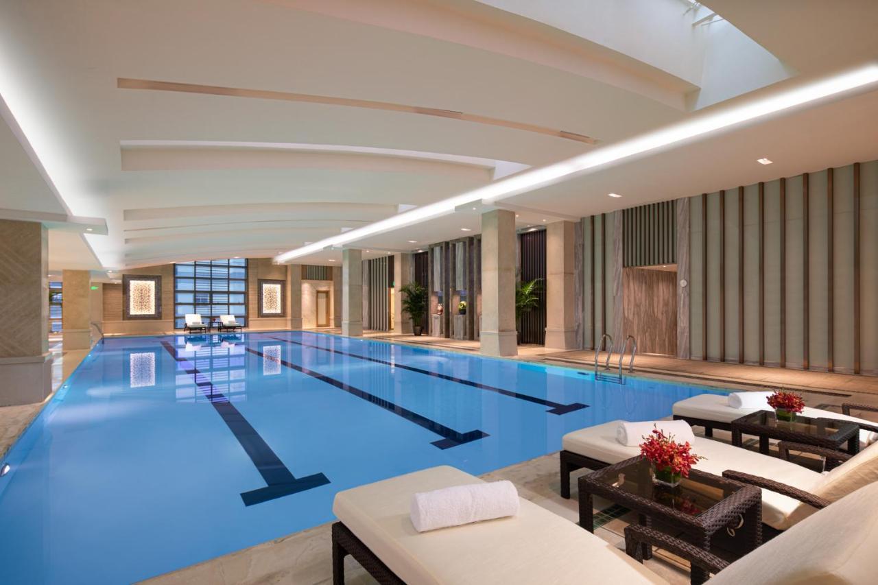 Crowne Plaza Shanghai Nanjing Road By Ihg Xangai Exterior foto The pool at the spa