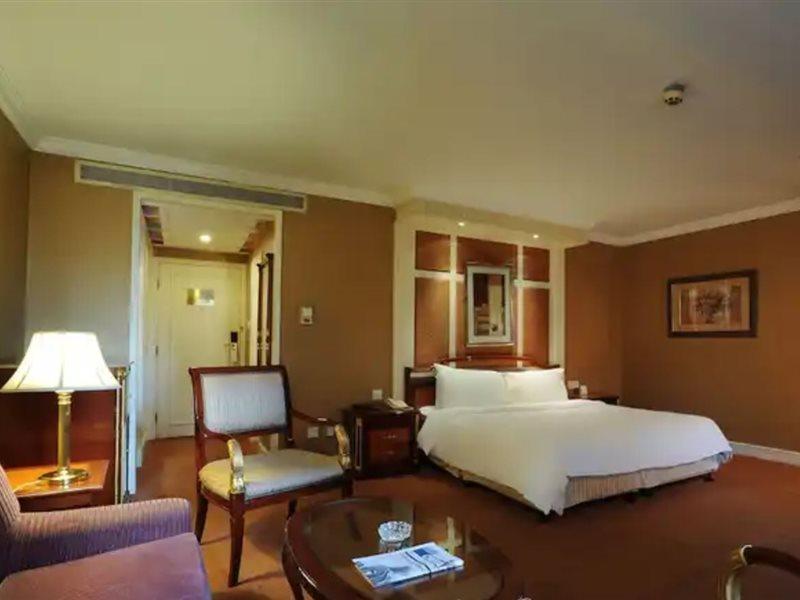 Crowne Plaza Shanghai Nanjing Road By Ihg Xangai Exterior foto A room at the hotel